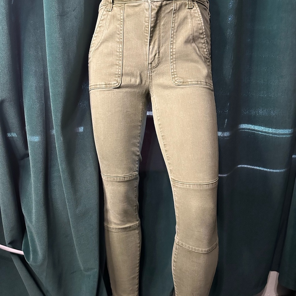 American Eagle Outfitters Khaki Skinny Women Jeans